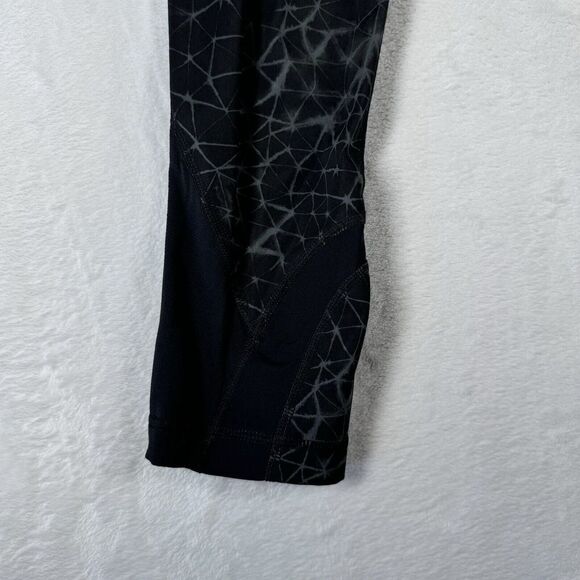 Lululemon Active Capri Black Gray Womens 4 Gym CrossFit Athletic - Picture 3 of 12